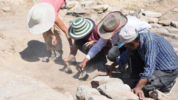 Statülerini göstermek için kafatasları değiştirilmiş