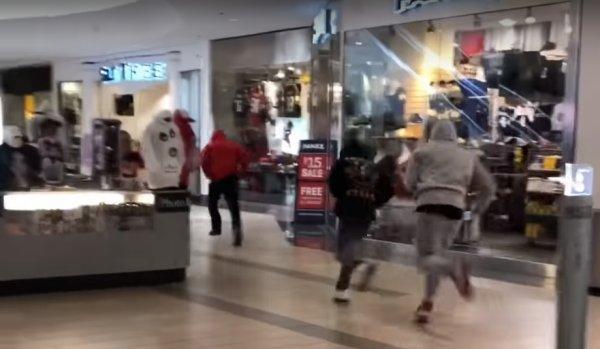 Apple'ın Kaliforniya'daki mağazası soyuldu