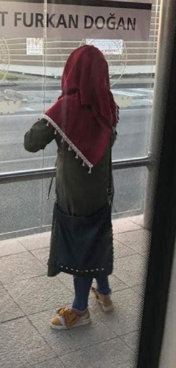 Tramvayda biraz yana kayılmasını isteyince dayak yedi