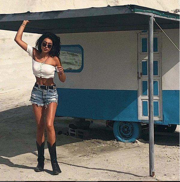 Can Yaman, Rabia Yaman'la aşk yaşıyor