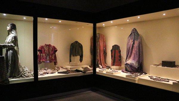 Yakutiye Medresesi tarihiyle ziyaretçileri ağırlıyor