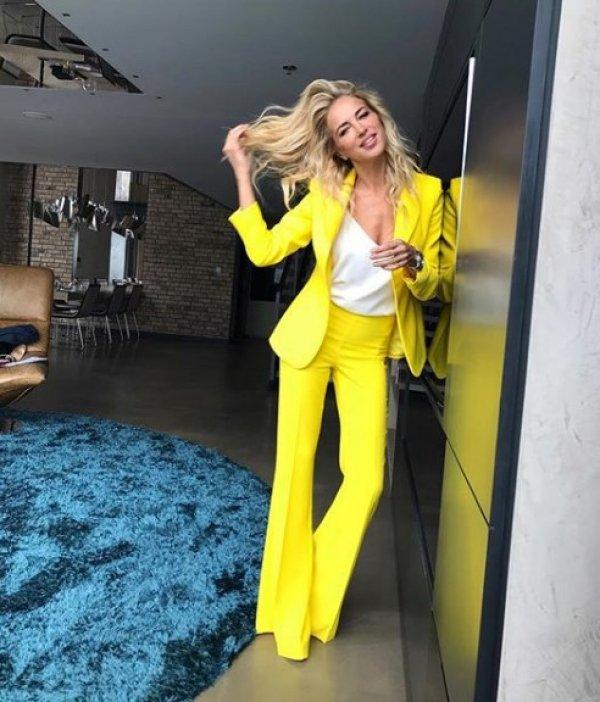 Burcu Esmersoy villasına taşındı