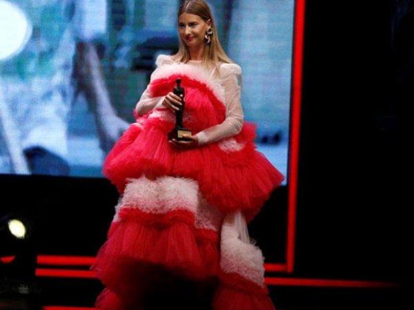 Tuba Ünsal'ın kıyafeti olay oldu