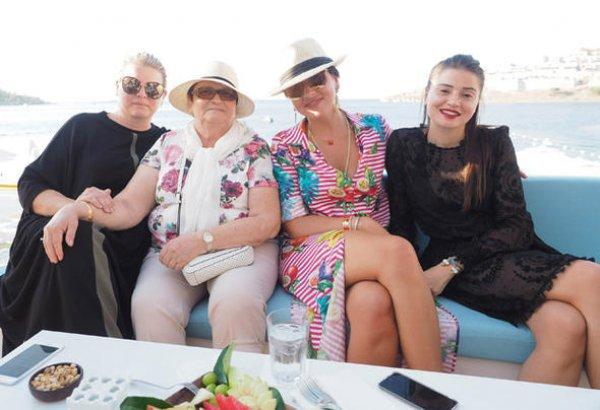 Gülnihal Açıkgöz: Hadise kardeşleriyle küs değil