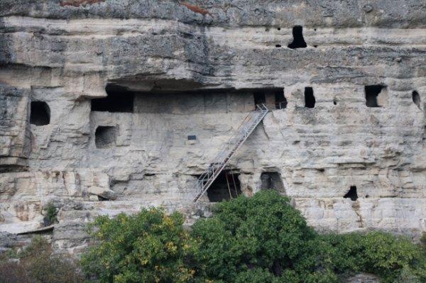 Kaya evlerinde 3 bin 200 yıl öncesine yolculuk