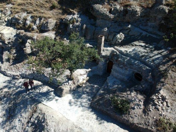 Kaya evlerinde 3 bin 200 yıl öncesine yolculuk