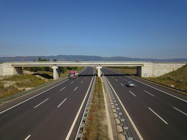 Gebze- Orhangazi- İzmir Otoyolu'nun yüzde 95'i tamamlandı