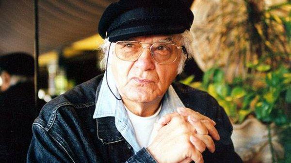 Türk şiirinin romantik şairi Attila İlhan anılıyor