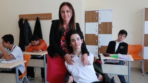 Engelli öğrenciler meslek öğreniyor