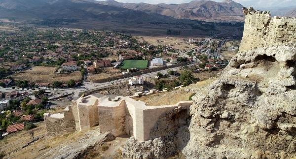 788 yıllık Türk kalesi