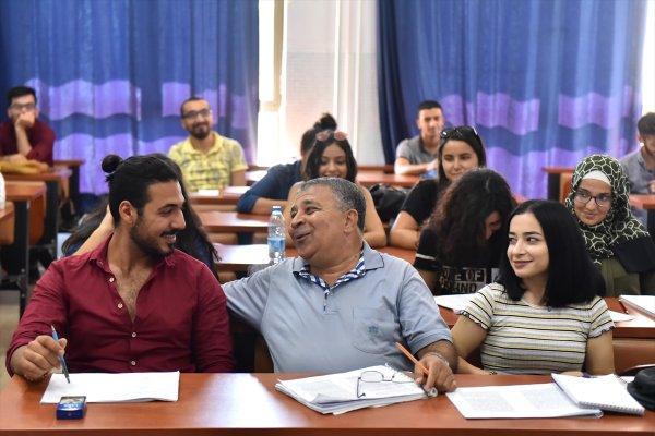 Hem öğretmen hem öğrenci