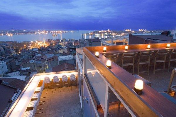 Taksim’de kolay kolay bulamayacağın gizli kafeler