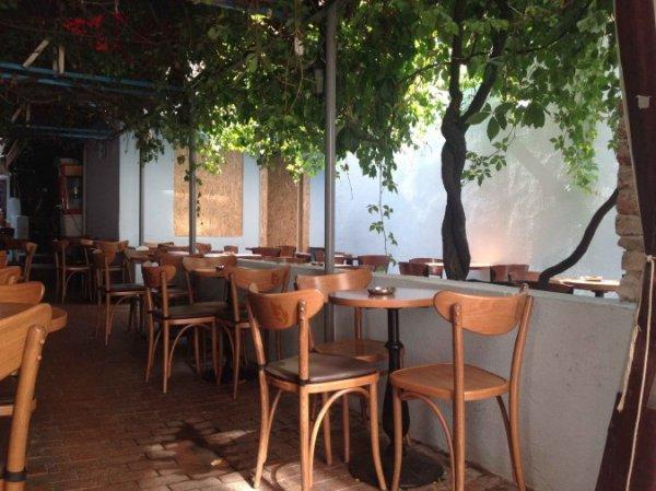 Taksim’de kolay kolay bulamayacağın gizli kafeler