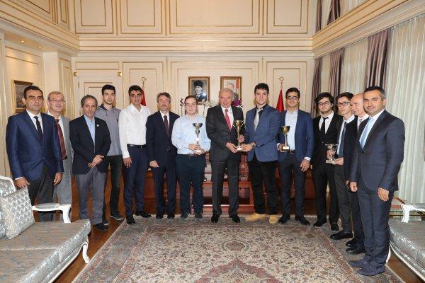 İBB'nin desteğiyle birinci oldular