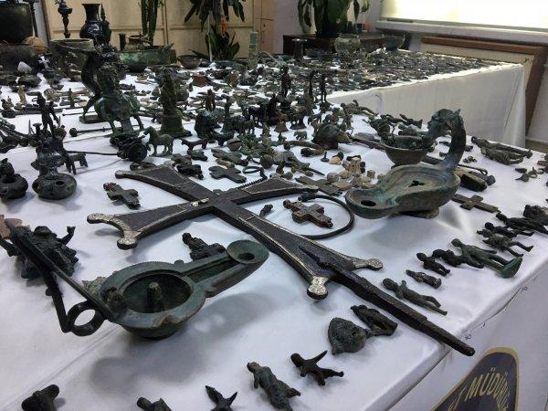 12 ilde tarihi eser operasyonu: 14 bin parça ele geçirildi