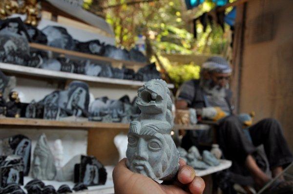 Yarım asırdan fazladır taş ustalığı yapıyor