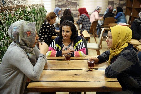 Sadece kadınların girebileceği kıraathane hizmete girdi