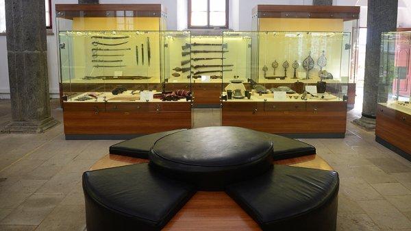 Eski kilise binası 30 yıldır tarihe ev sahipliği yapıyor