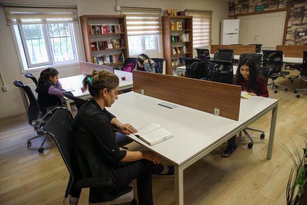 Sadece kadınların girebileceği kıraathane hizmete girdi