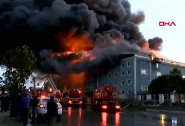 Esenyurt'ta 3 fabrikada yangın çıktı