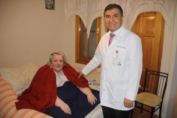 15 yıldır kilosu yüzünden evden çıkamıyor