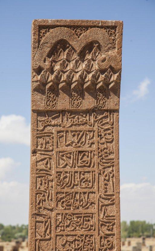 Selçuklu mezar taşları birer sanat eseri