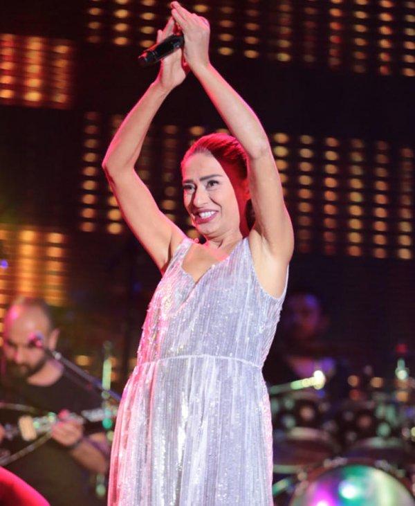 Yıldız Tilbe: Benim tek estetiğim kaşlarımı almam