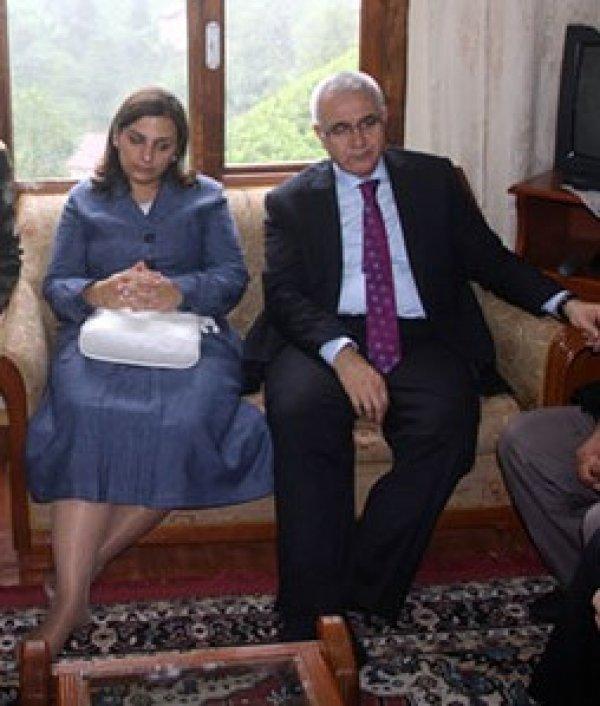 Eski valinin eşine ev hapsi