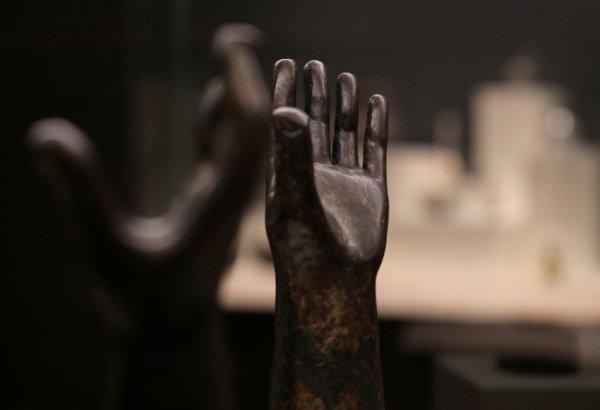 Karaborsadan kurtarılan tarihi eserler sergileniyor