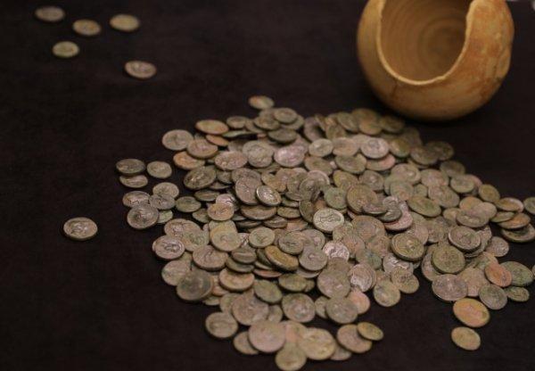 Karaborsadan kurtarılan tarihi eserler sergileniyor