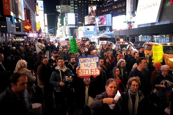 ABD'de halk Rusya soruşturması için sokağa döküldü