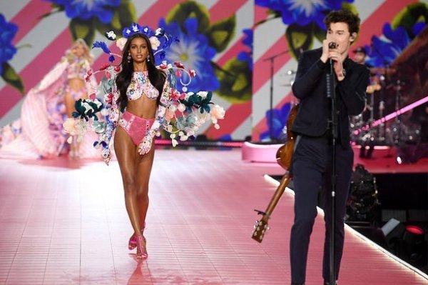 Victoria's Secret şovu dün yapıldı
