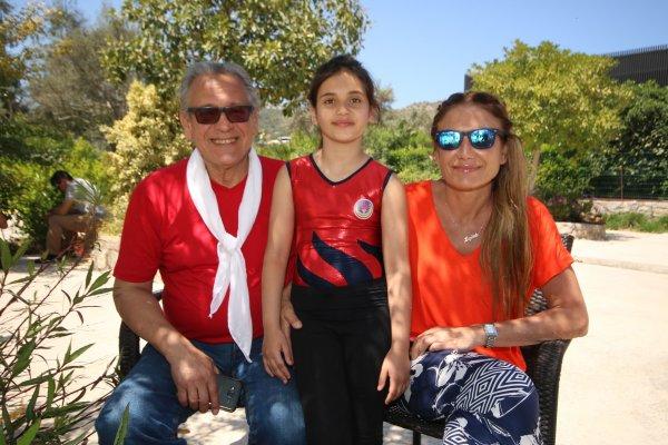 Eşini dövdüğü iddia edilen Neco: Allah cezanızı versin