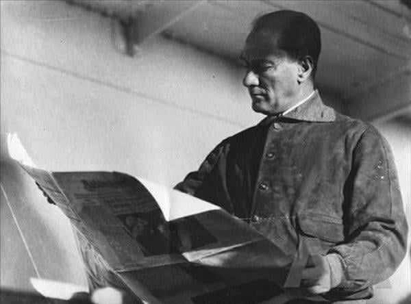 Atatürk ve kitaplara olan bağlılığı