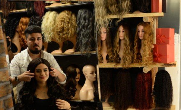 Kanser hastası kadınlara peruk hediye ettiler