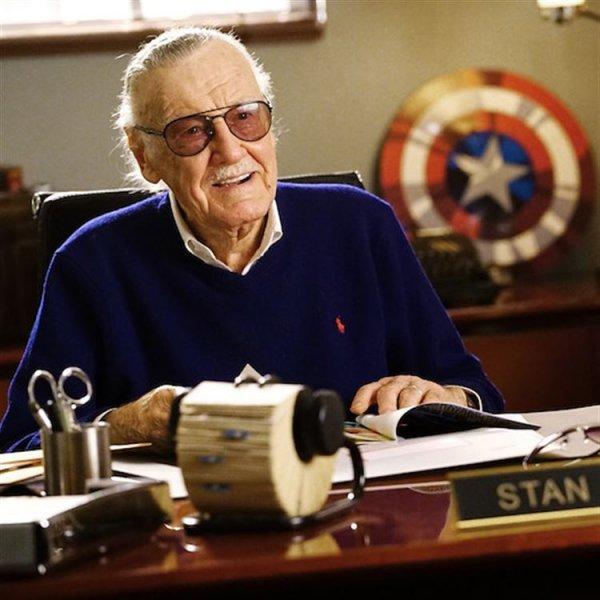 Ünlü çizgi roman yazarı Stan Lee hayatını kaybetti