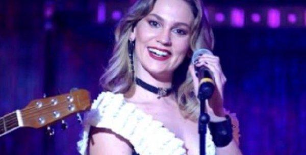 Oyunculuktan şarkıcılığa transfer oldu