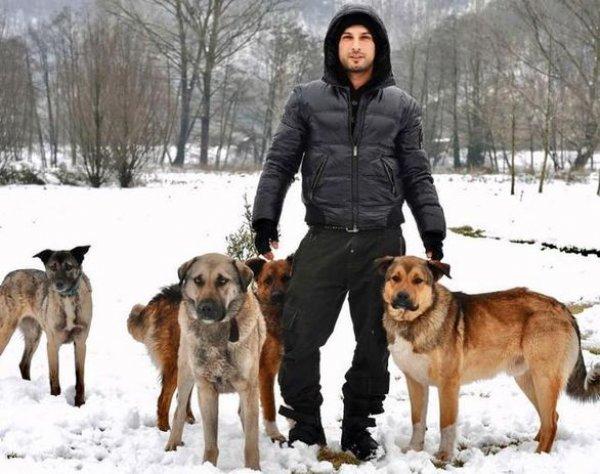 Tarkan'dan sokak hayvanları için çağrı