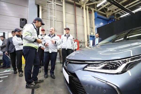 Mustafa Varank otomobil fabrikasını gezdi