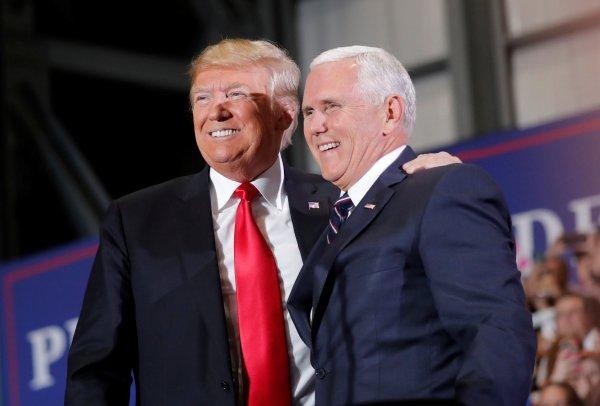Trump: Yardımcım Pence'e güvenim tam