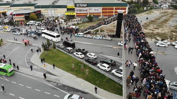 Beylikdüzü'nde TÜYAP Kitap Fuarı izdihamı