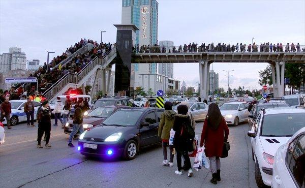 Beylikdüzü'nde TÜYAP Kitap Fuarı izdihamı