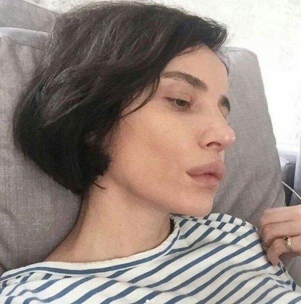 Ebru Gündeş de köfte dudak oldu