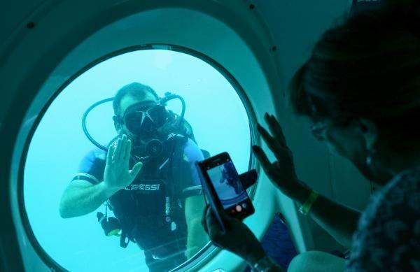 Turistik denizaltı 'Nemo' bakıma alındı
