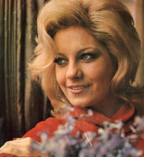 Emel Sayın biyografisi - İyi ki doğdun Emel Sayın.