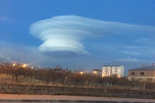 Gökyüzünde şaşırtan görüntü