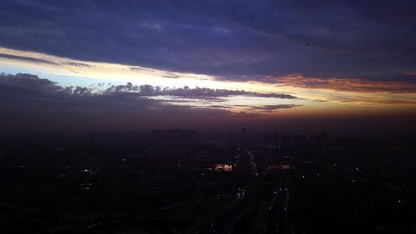 İstanbul'da gökkuşağı eşliğinde gün batımı
