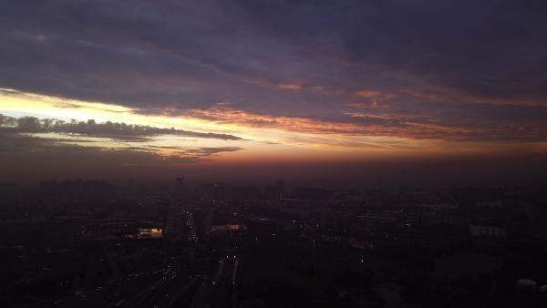 İstanbul'da gökkuşağı eşliğinde gün batımı