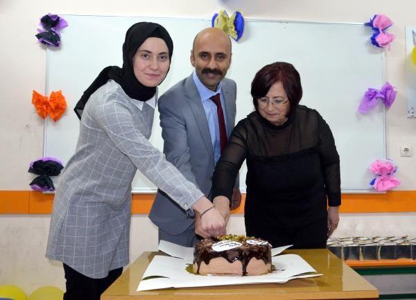 Anne ile oğul aynı okulda aynı branşta öğretmen