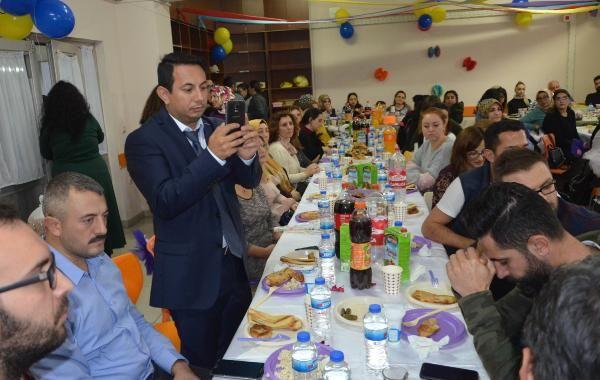 Anne ile oğul aynı okulda aynı branşta öğretmen